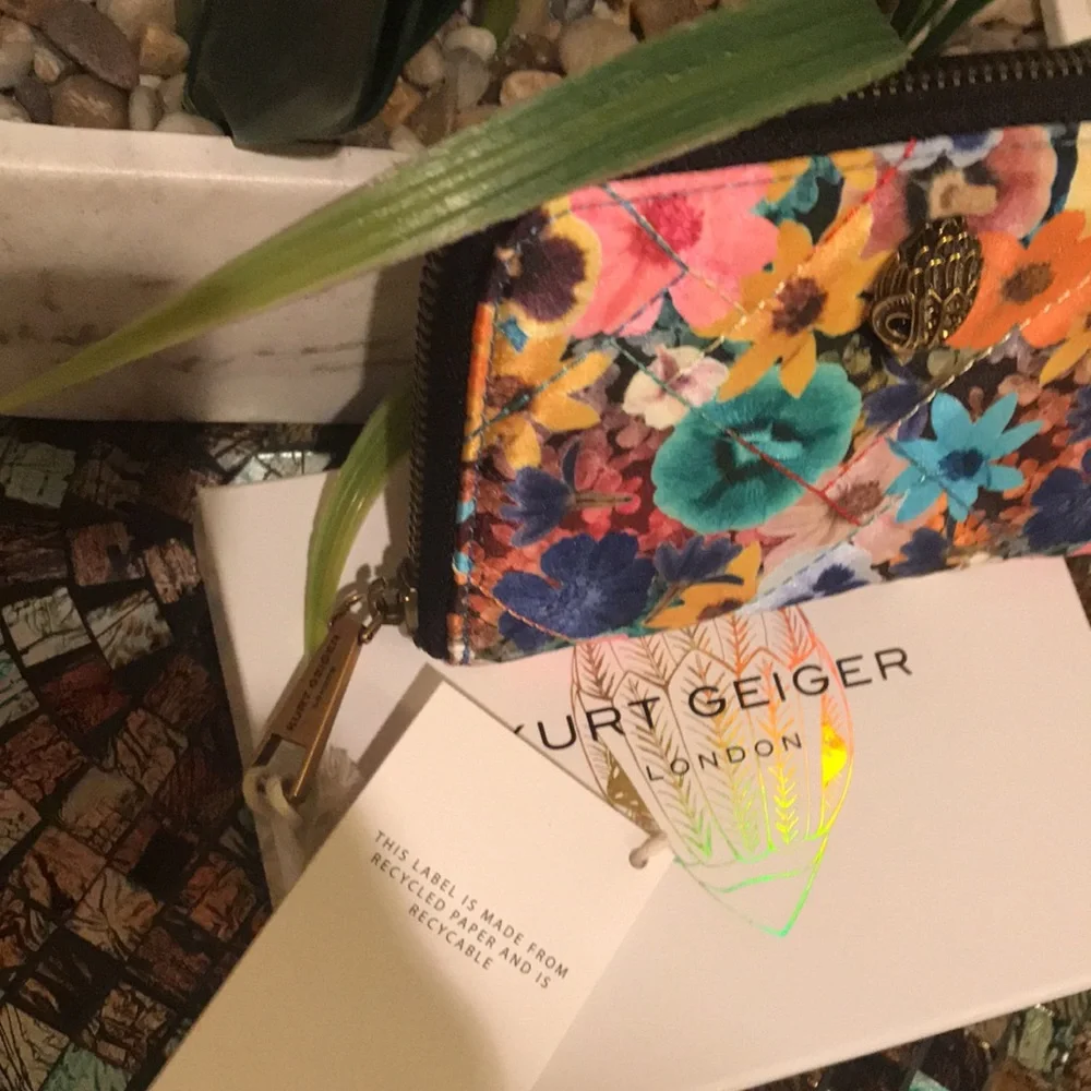 KURT GEIGER Small Zip Around Wallet Nylon Floral OPEN MISCELLANEOUS - Picture 14 of 17